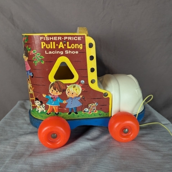 Lacing Shoe Fisher Price in used condition with a Sweet vintage nostalgic vibe - Picture 8 of 14
